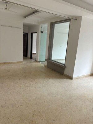 Room in 4 BHK Apartment at Mahagun Maple, Sector 50 – for Rent