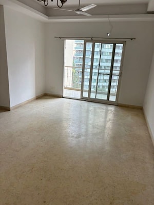 Room in 4 BHK Apartment at Mahagun Maple, Sector 50 – for Rent