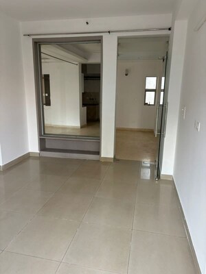 Room in 4 BHK Apartment at Mahagun Maple, Sector 50 – for Rent