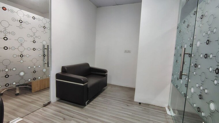 Floor Plan, sector 3 Commercial Office Space 1100 Sq.Ft. In Sector 3 Noida 10146278