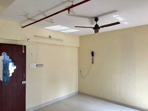 Room in 1 BHK Apartment at Sanghvi Evana, Worli – for Rent