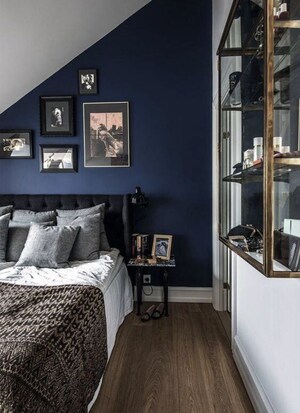 Room in 4 BHK Apartment at Necklace View Apartment, Marine Lines – for Sale