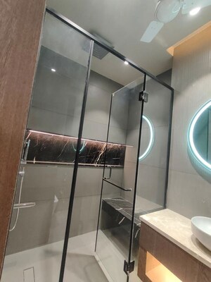 Furnished Amenities in 3 BHK Builder Floor at Unitech South City 1, South City 1 – for Sale