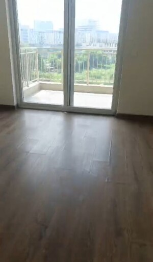 Room in 3 BHK Apartment at Emaar Palm Gardens, Sector 83 – for Rent