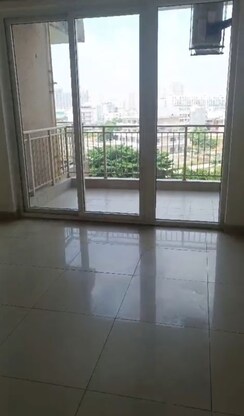 3 BHK + Servant Room Apartment For Rent in Emaar Palm Gardens