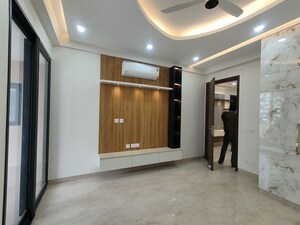 Room in 3 BHK Builder Floor at Sector 46 – for Sale