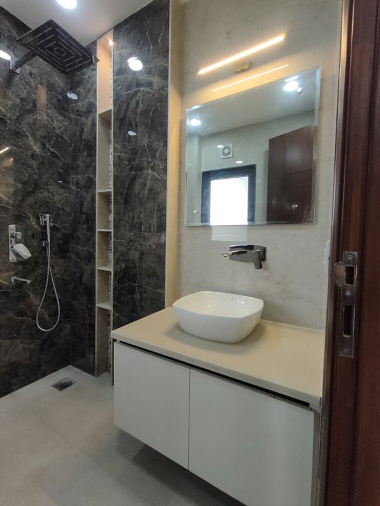 Bathroom, sector 46 3 Bedroom 1810 Sq.Ft. Builder Floor In Sector 46 Gurgaon 10149541