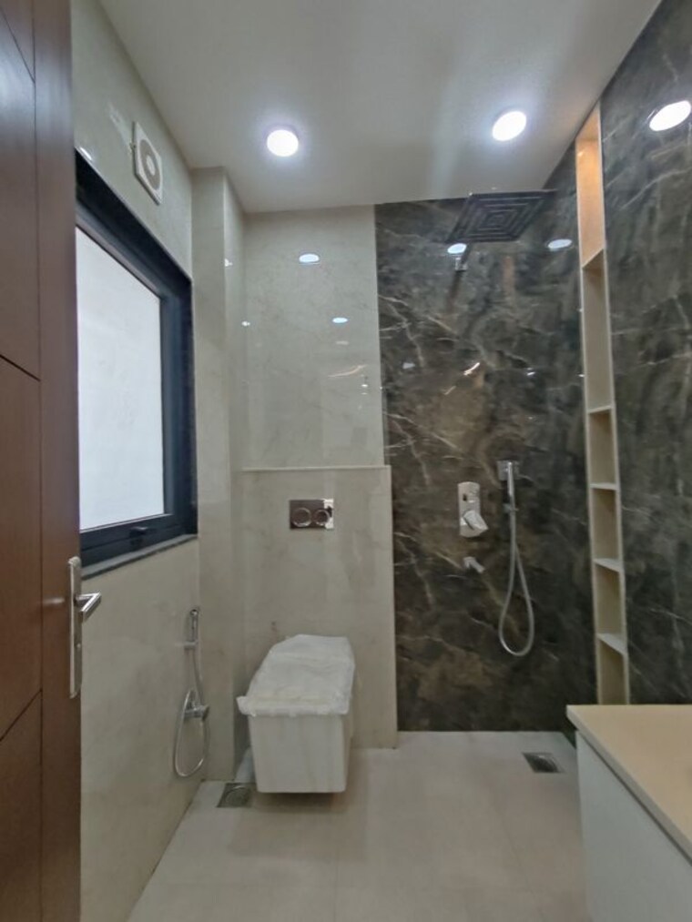 Bathroom, sector 46 3 Bedroom 1810 Sq.Ft. Builder Floor In Sector 46 Gurgaon 10149541