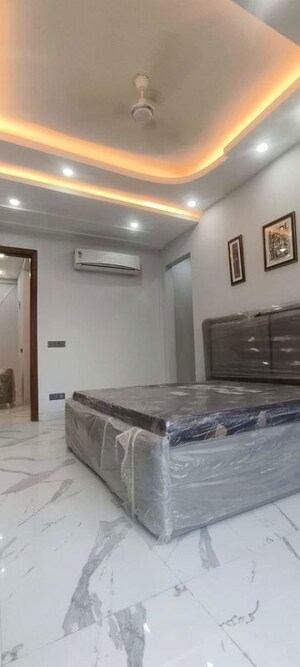 Building Lobby in 2 BHK Builder Floor at Sector 52 – for Rent