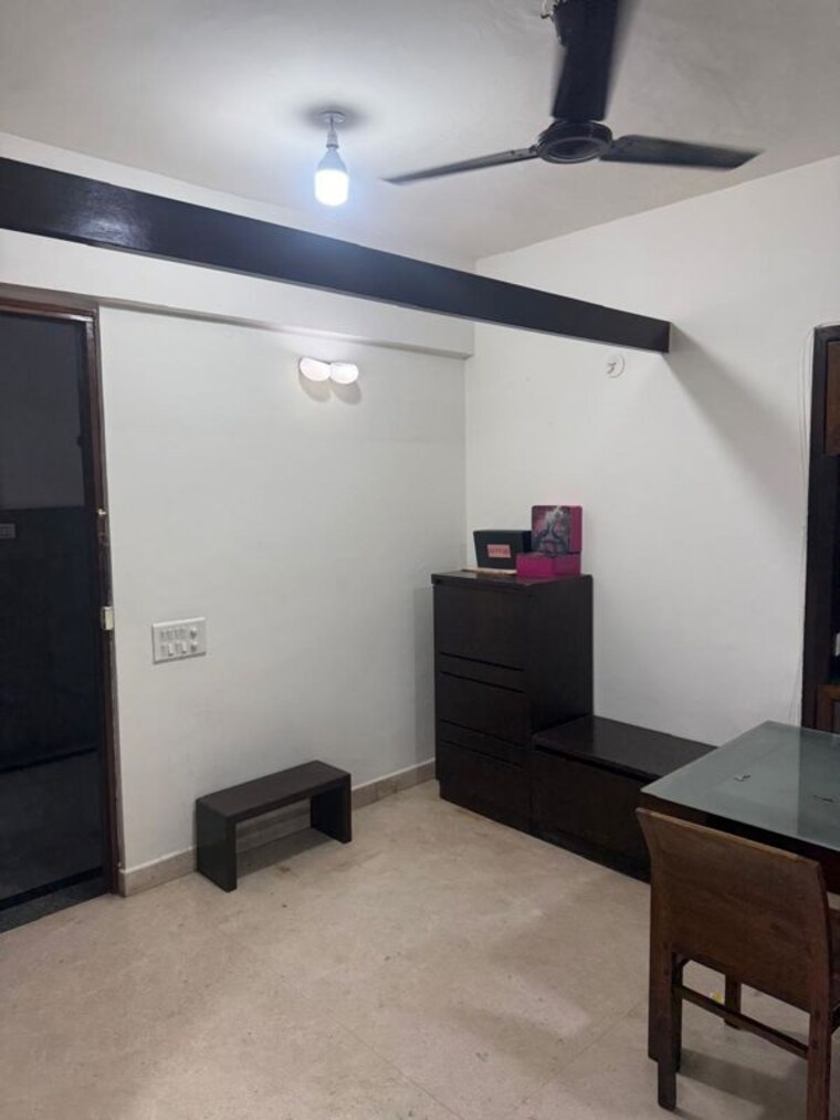 Master Bedroom, suryamukhi-garden-apartment 2 Bedroom 1250 Sq.Ft. Apartment In Vittal Mallya Road Bangalore 10149636