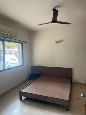 2 BHK Apartment For Rent in Suryamukhi Garden Apartment, Vittal Mallya Road