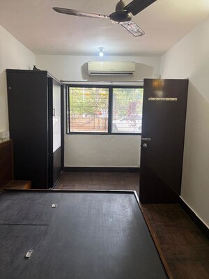 Room in 2 BHK Apartment at Suryamukhi Garden Apartment, Vittal Mallya Road – for Rent