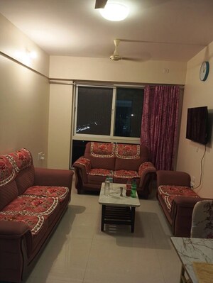 Living Room in 1.5 BHK Apartment at Sheth Zuri, Laxmi Nagar – for Rent