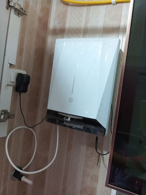 Bathroom in 1.5 BHK Apartment at Sheth Zuri, Laxmi Nagar – for Rent