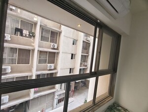 1.5 BHK Apartment For Rent in Rajshree Forty Three East, Pant Nagar