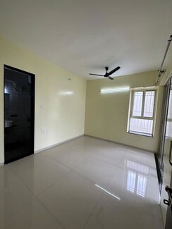 3 BHK + Servant Room Apartment For Rent in Kirti Ascent