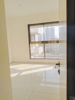 Room in 2.5 BHK Apartment at Chandak 34 Park Estate, Goregaon West – for Sale