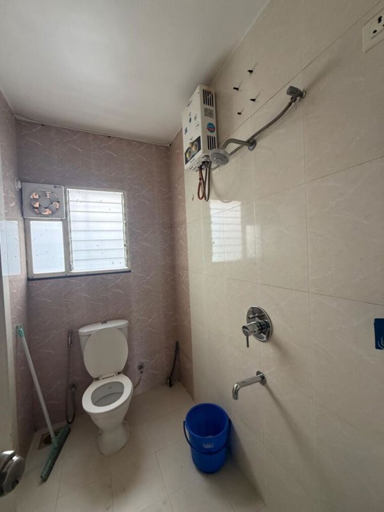 Bathroom, tilak-heights 3 Bedroom 1500 Sq.Ft. Apartment In Dapodi Pune 10149669