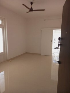 1 BHK + Pooja Room Apartment For Rent in Bandra West