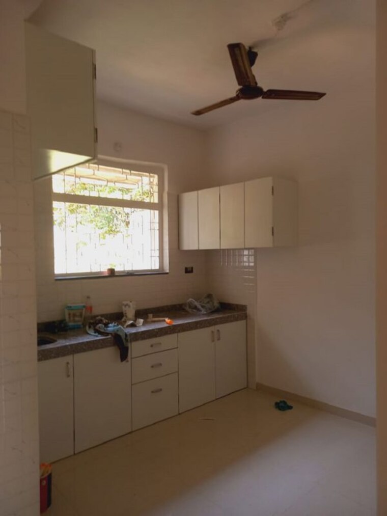 Kitchen, bandra west 1 Bedroom 500 Sq.Ft. Apartment In Bandra West Mumbai 10149654