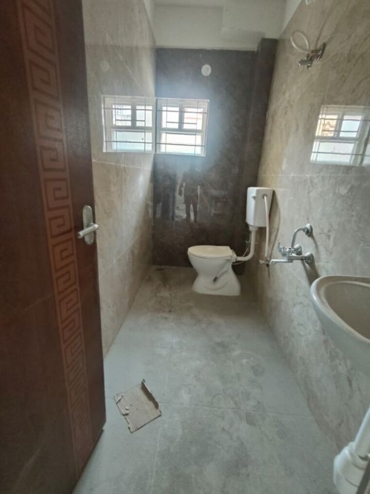 Bathroom, hsr layout 2 Bedroom 1000 Sq.Ft. Builder Floor In Hsr Layout Bangalore 10149683