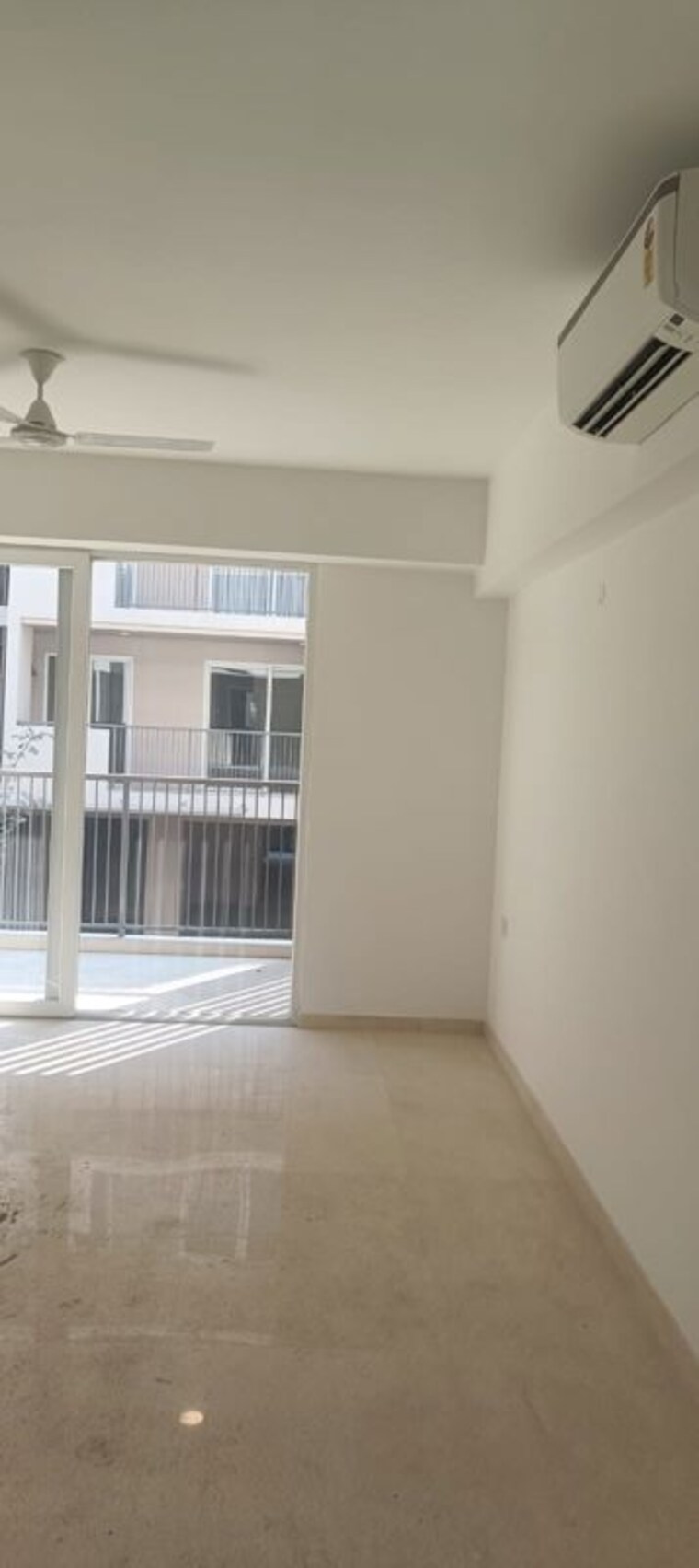 Room, signature-global-city-81 2 Bedroom 955 Sq.Ft. Apartment In Sector 81 Gurgaon 10149692