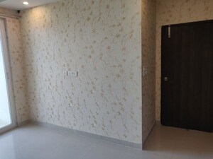 Room in 2.5 BHK Apartment at Mahagun Mirabella, Sector 79 – for Rent