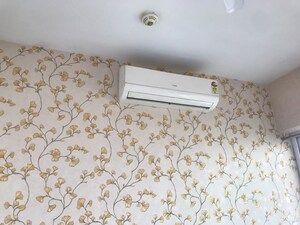 Furnished Amenities in 2.5 BHK Apartment at Mahagun Mirabella, Sector 79 – for Rent