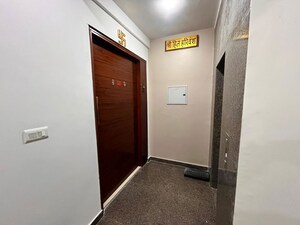 Building Lobby in 3 BHK Builder Floor at Eros Rosewood City, Sector 49 – for Sale