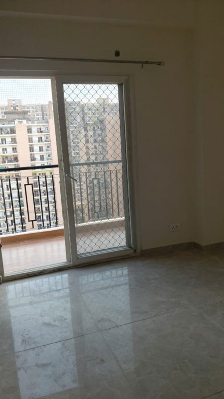 Room, maxblis-white-house 4 Bedroom 2250 Sq.Ft. Apartment In Sector 75 Noida 10149828