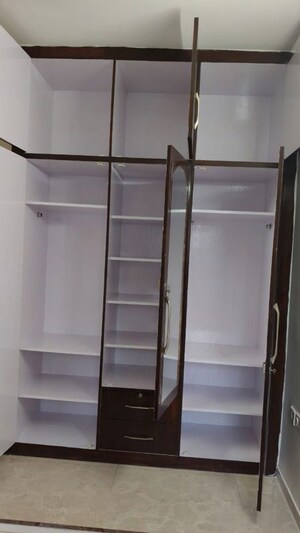 Furnished Amenities in 4 BHK Apartment at Maxblis White House, Sector 75 – for Rent