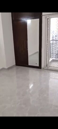 4 BHK + Servant Room Apartment For Rent in Maxblis White House