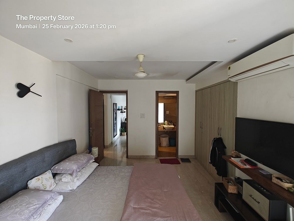 2.5 BHK + Pooja Room Apartment For Rent in Bandra West