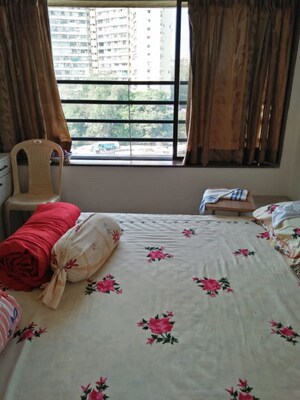 Bedroom in 2.5 BHK Apartment at Bandra West – for Rent