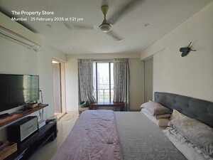 Bedroom in 2.5 BHK Apartment at Bandra West – for Rent