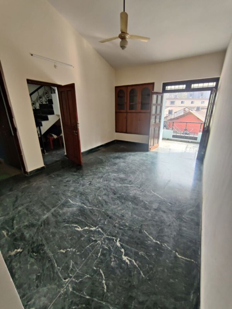  Parking, merces 3 Bedroom 1500 Sq.Ft. Apartment In Merces Goa 10149839