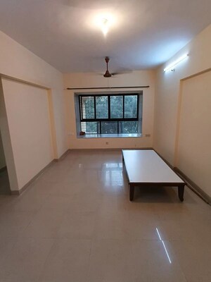 Room in 2 BHK Apartment at Lokhandwala Whispering Palms, Kandivali East – for Rent