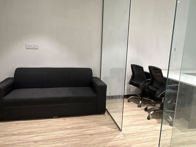  Parking, sector 58 Commercial Office Space 7000 Sq.Ft. In Sector 58 Noida 10149799
