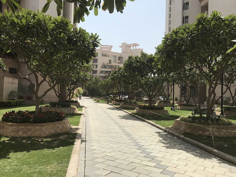 Balcony, itc-silverglades-laburnum 3 Bedroom 3232 Sq.Ft. Apartment In Sector 28 Gurgaon 10149830