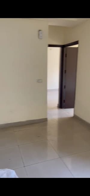 Room in 2 BHK Apartment at Panchsheel Greens, Sector 16 Greater Noida – for Rent