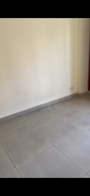 Room in 2 BHK Apartment at Panchsheel Greens, Sector 16 Greater Noida – for Rent