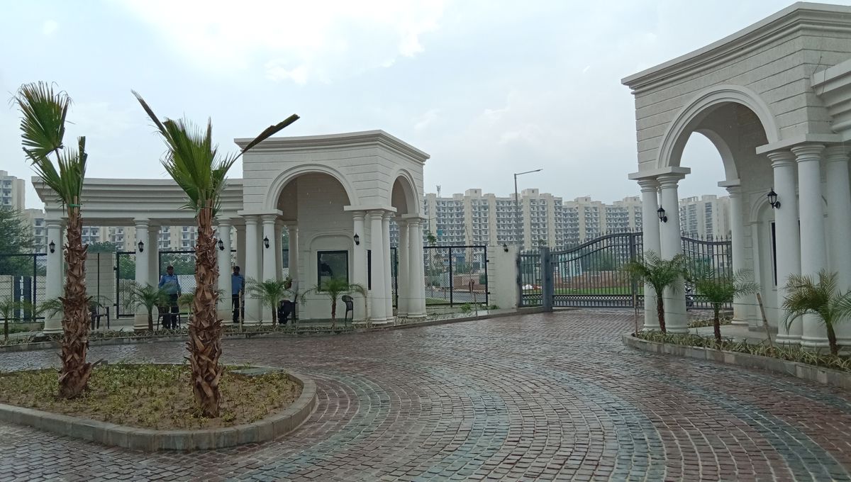 Plot For Sale in Ireo Nuspark