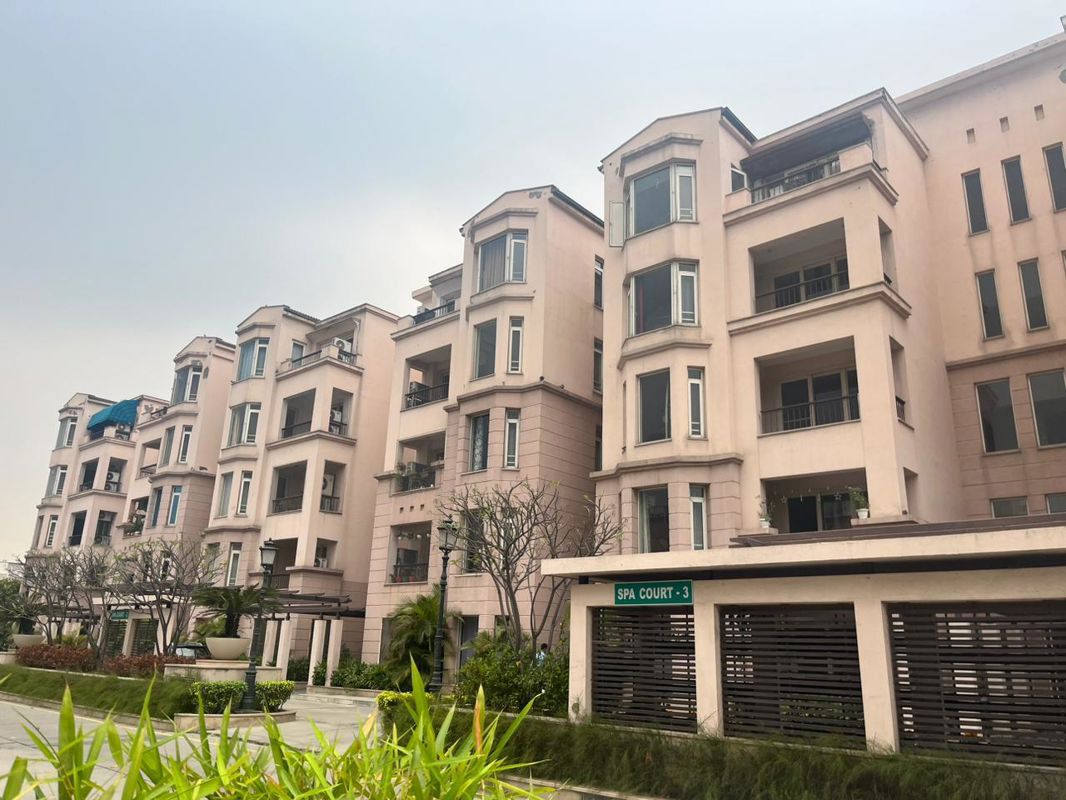 3 BHK + Servant Room Apartment For Sale in Jaypee Spa Court