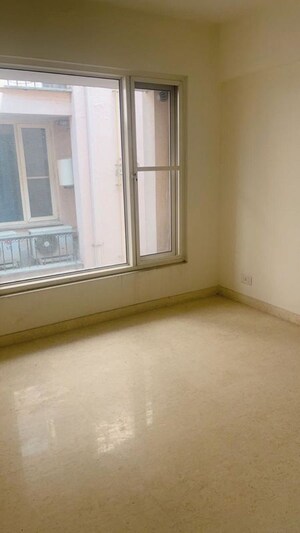 Room in 3 BHK Apartment at Jaypee Spa Court, Jaypee Greens – for Sale