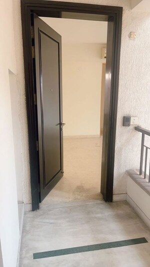 Building Lobby in 3 BHK Apartment at Jaypee Spa Court, Jaypee Greens – for Sale