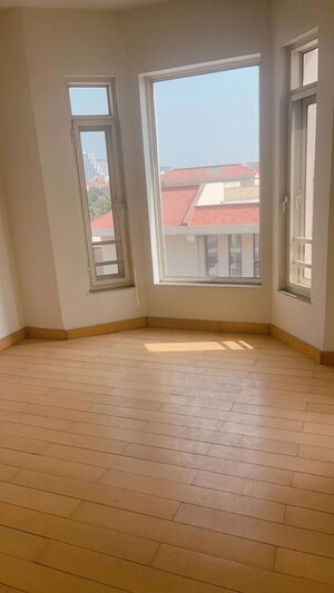 Room in 3 BHK Apartment at Jaypee Spa Court, Jaypee Greens – for Sale