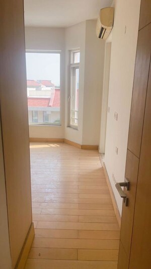 Room in 3 BHK Apartment at Jaypee Spa Court, Jaypee Greens – for Sale