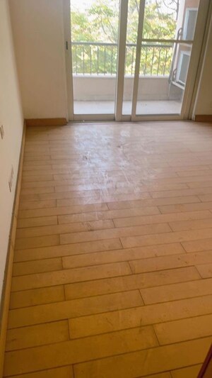 Room in 3 BHK Apartment at Jaypee Spa Court, Jaypee Greens – for Sale