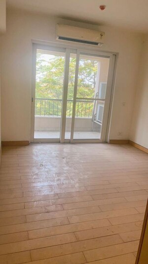 Room in 3 BHK Apartment at Jaypee Spa Court, Jaypee Greens – for Sale