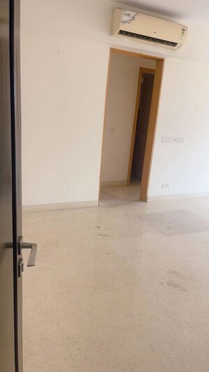 Room in 3 BHK Apartment at Jaypee Spa Court, Jaypee Greens – for Sale